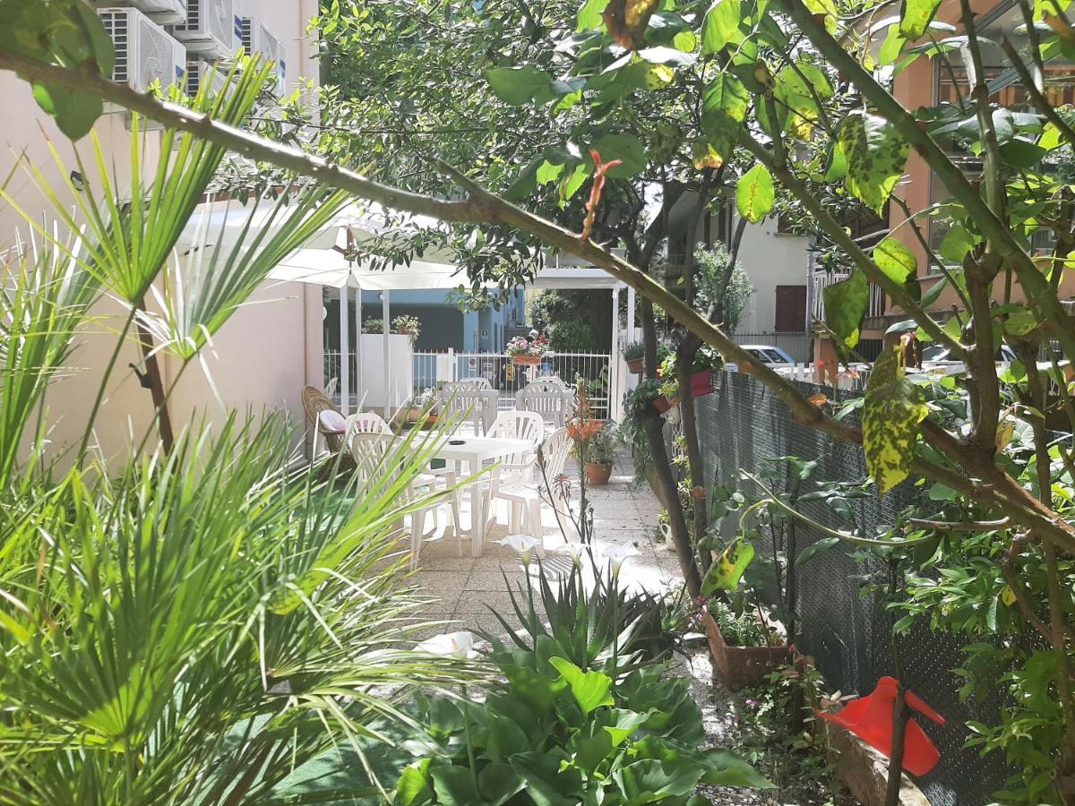 Hotel Amalfi Rimini Exterior foto